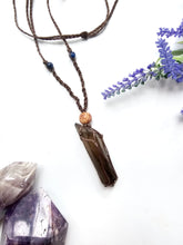 Load image into Gallery viewer, Smokey Quartz Macrame Necklace
