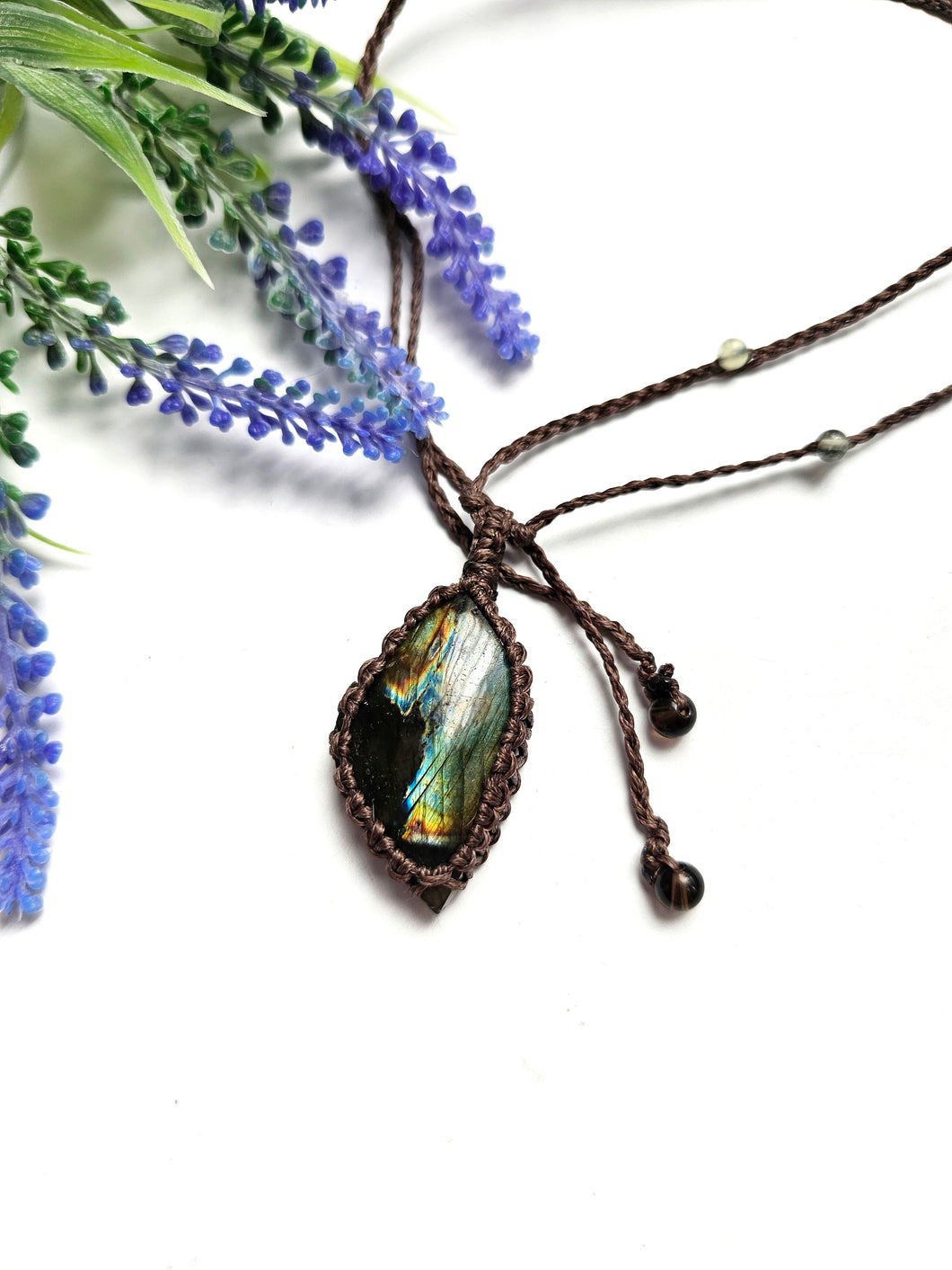 Labradorite Macrame Necklace