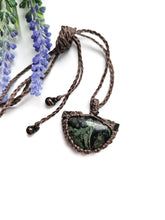 Load image into Gallery viewer, Kambaba Jasper Macrame Necklace
