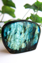 Load image into Gallery viewer, Labradorite Freeform
