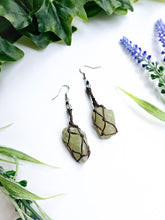 Load image into Gallery viewer, Macrame Hiddenite Earrings
