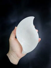 Load image into Gallery viewer, Selenite Teardrop Bowl
