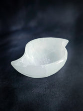 Load image into Gallery viewer, Selenite Teardrop Bowl
