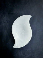 Load image into Gallery viewer, Selenite Teardrop Bowl
